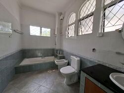 Holland Road (D10), Detached #561981291